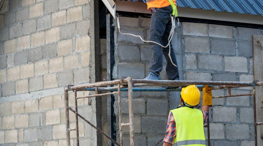 Professional gutter cleaning in Tacna, AZ